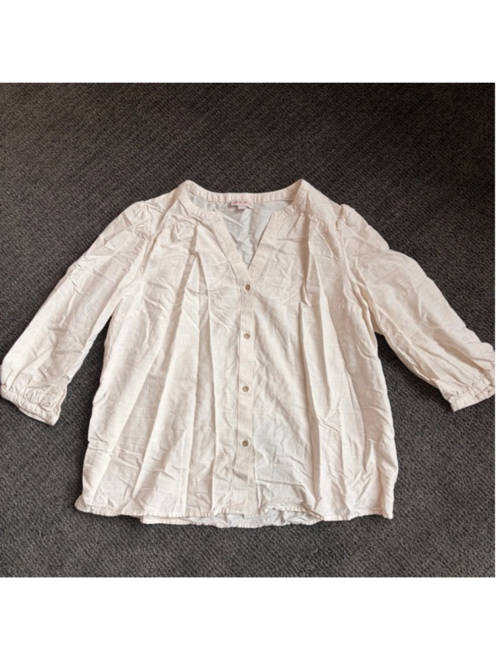Knox Rose Cream Button-Front V-Neck Blouse - Size XL - EUC
